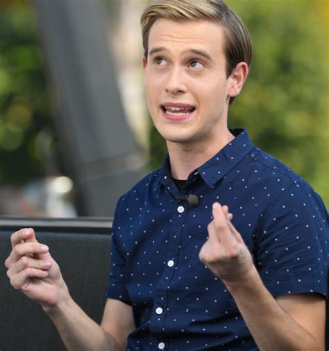 Tyler medium - Mar 11, 2022 · Their latest wheeze for getting in touch is Life After Death With Tyler Henry (Netflix), a showcase for a young American clairvoyant previously known for the series Hollywood Medium on the E! network. 